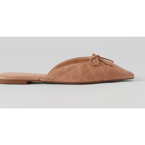 NWOB Ann Taylor Quilted Tan Suede Slide Pointed toe 8.5 - Picture 1 of 6